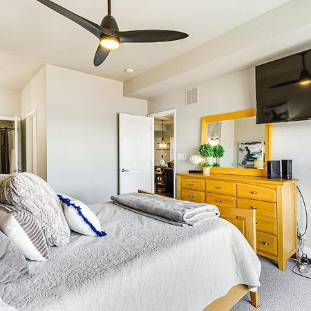 Waterfront Lake Ozark Condo With Deck And Pools ภายนอก รูปภาพ