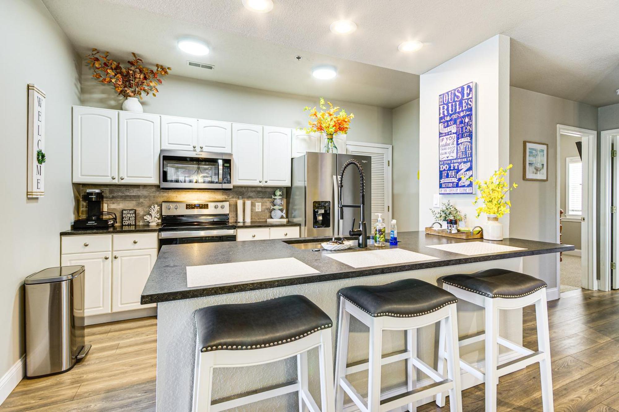 Waterfront Lake Ozark Condo With Deck And Pools ภายนอก รูปภาพ