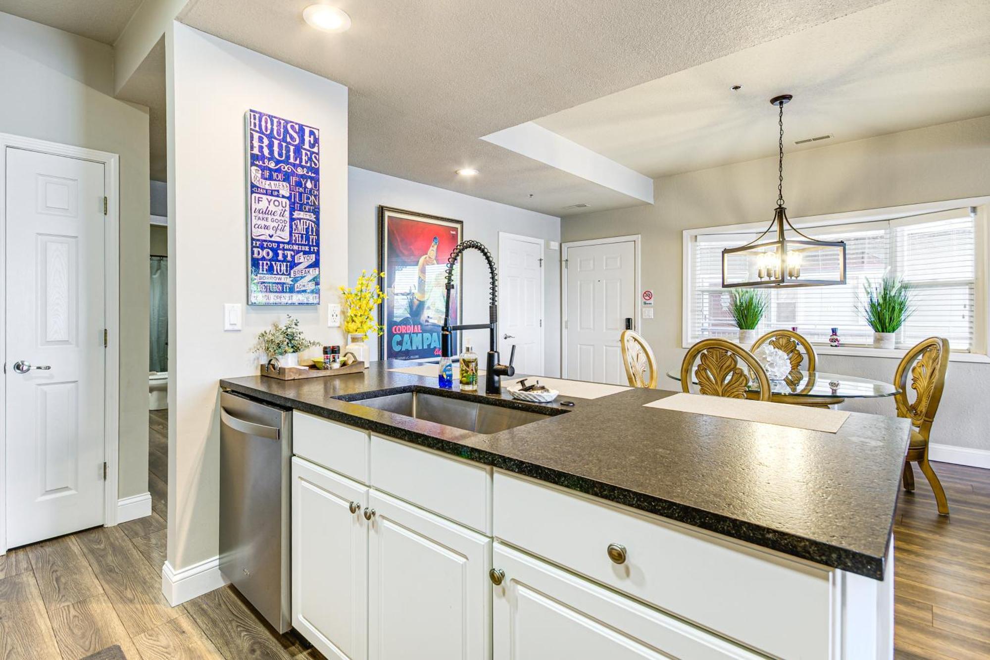 Waterfront Lake Ozark Condo With Deck And Pools ภายนอก รูปภาพ