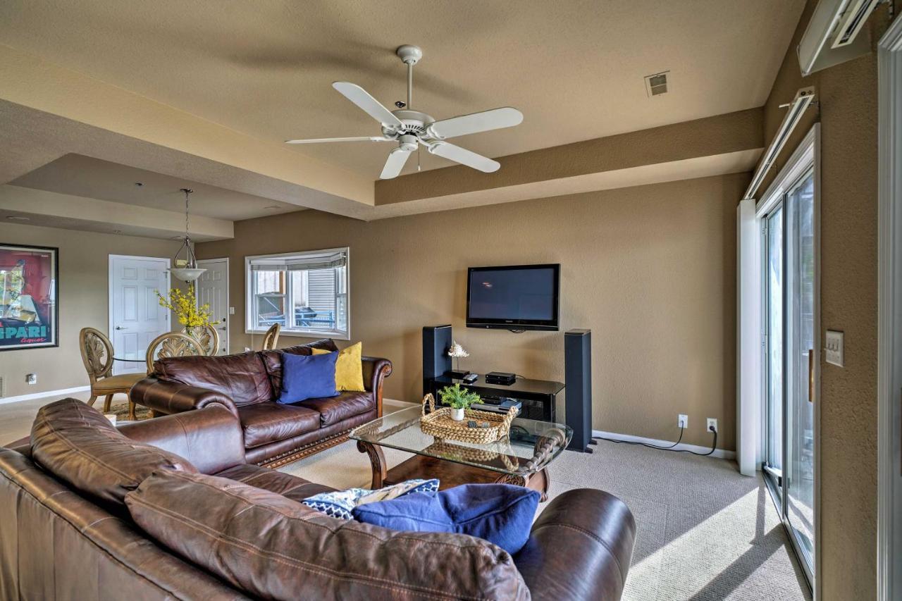 Waterfront Lake Ozark Condo With Deck And Pools ภายนอก รูปภาพ