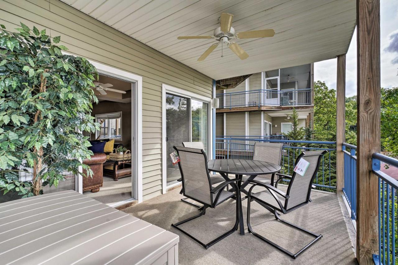 Waterfront Lake Ozark Condo With Deck And Pools ภายนอก รูปภาพ